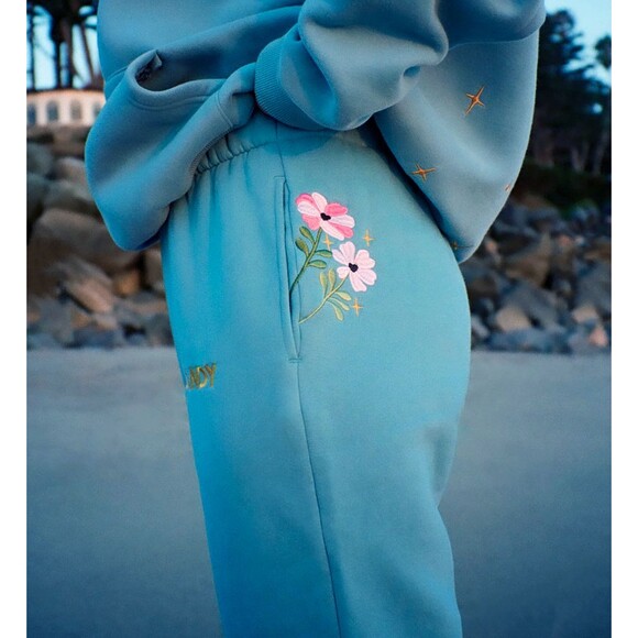 Dandy Worldwide Sweatpants Womens XL Blue Gift Giving Floral Embroidered Lounge - Picture 3 of 16